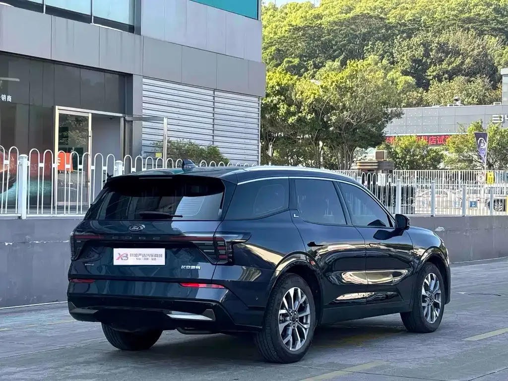 Ford Edge — фото 7