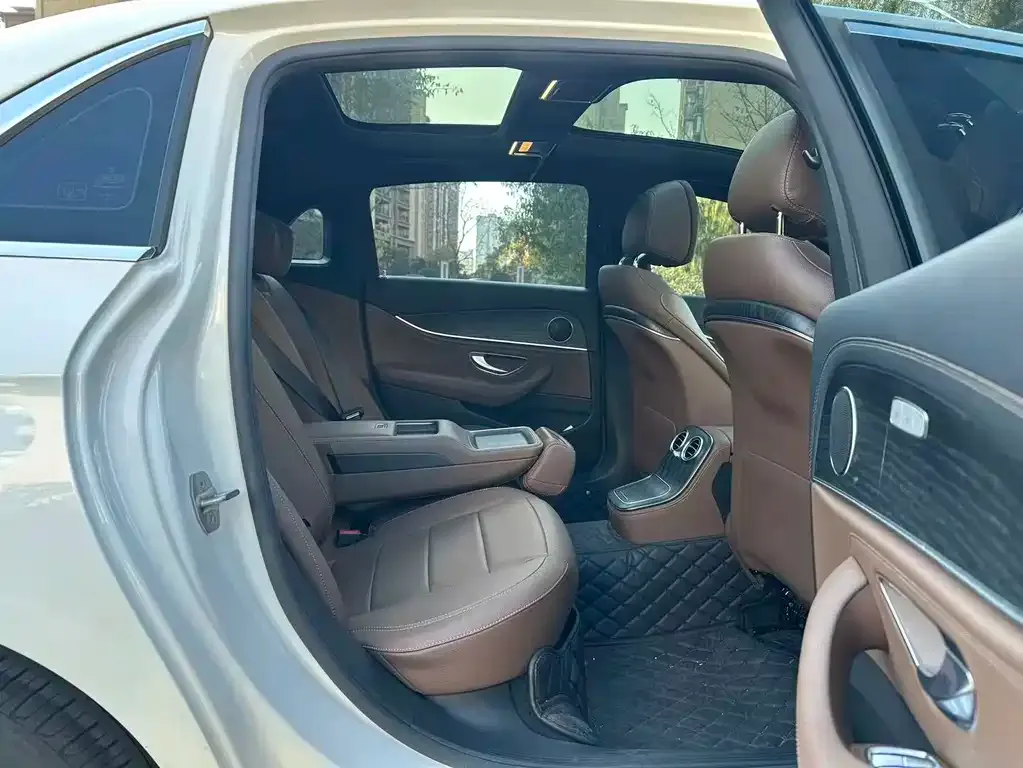Mercedes-Benz E-Class 2021 из CN, фото 2