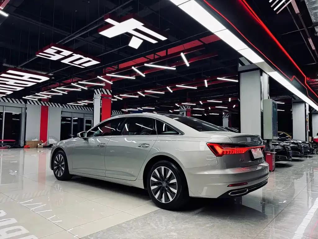 Audi A6L — фото 5