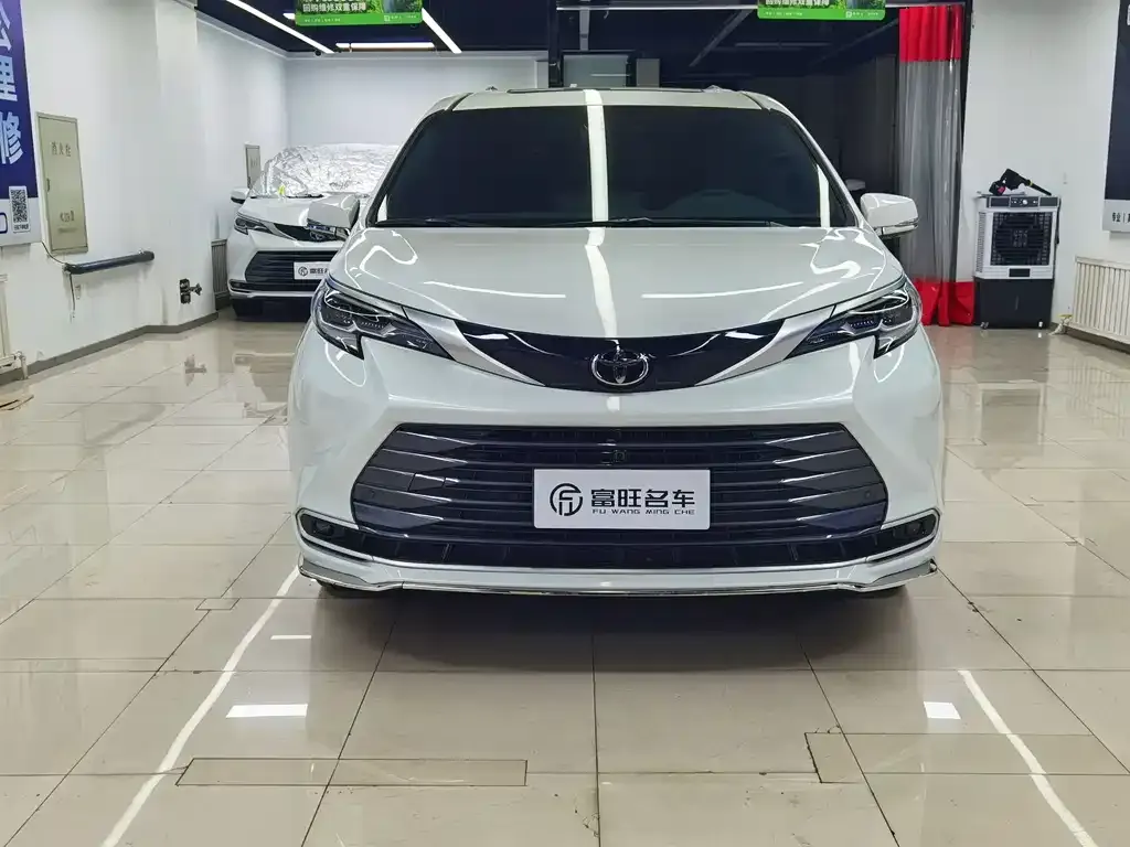 Toyota Sienna 2024 из CN, фото 8
