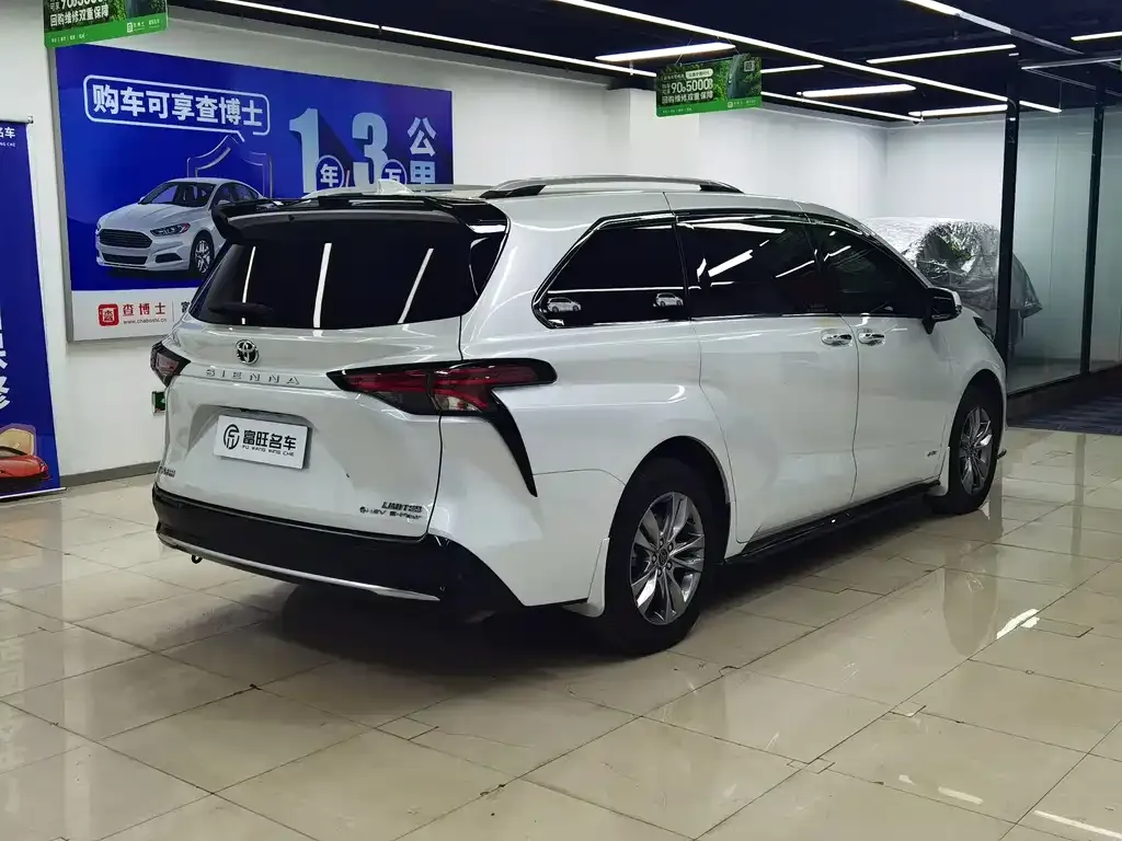 Toyota Sienna 2024 из CN, фото 5
