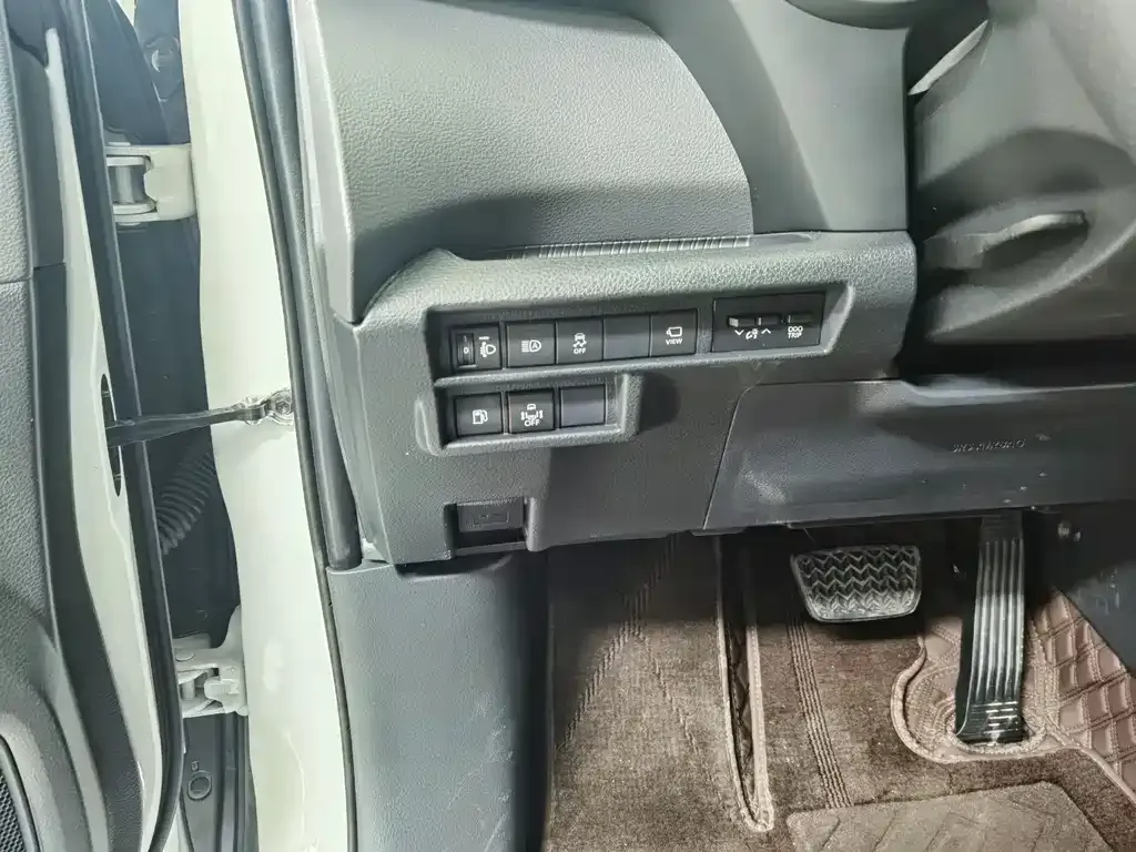 Toyota Sienna 2024 из CN, фото 3