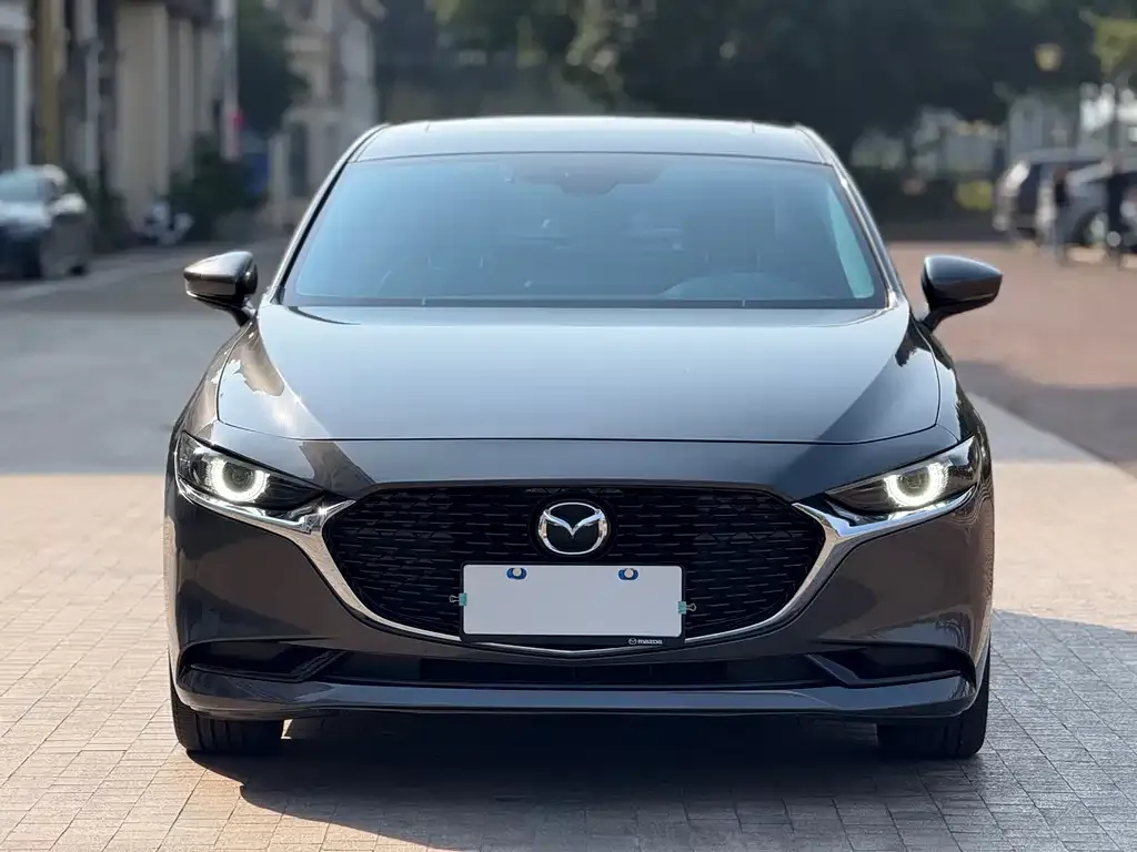 Mazda 3 Axela 2023 из CN, фото 2