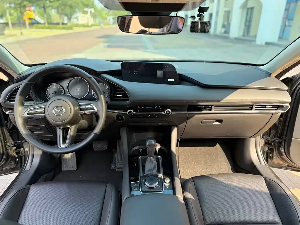 Mazda 3 Axela 2023 из CN, фото 8