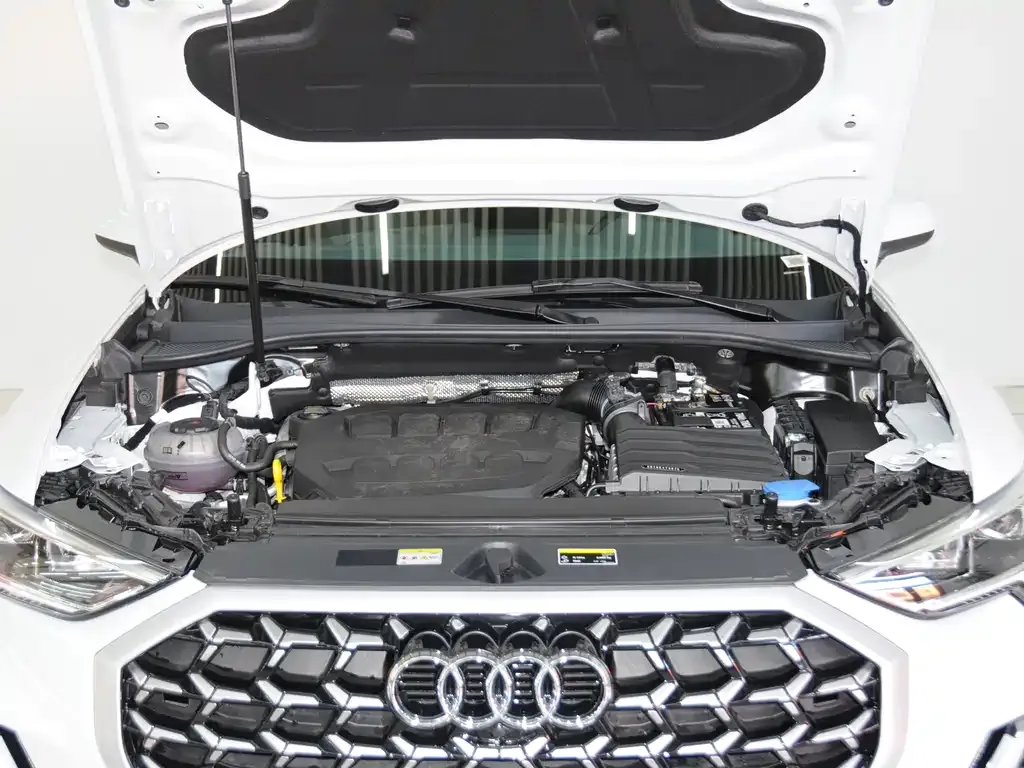 Audi Q3 — фото 7