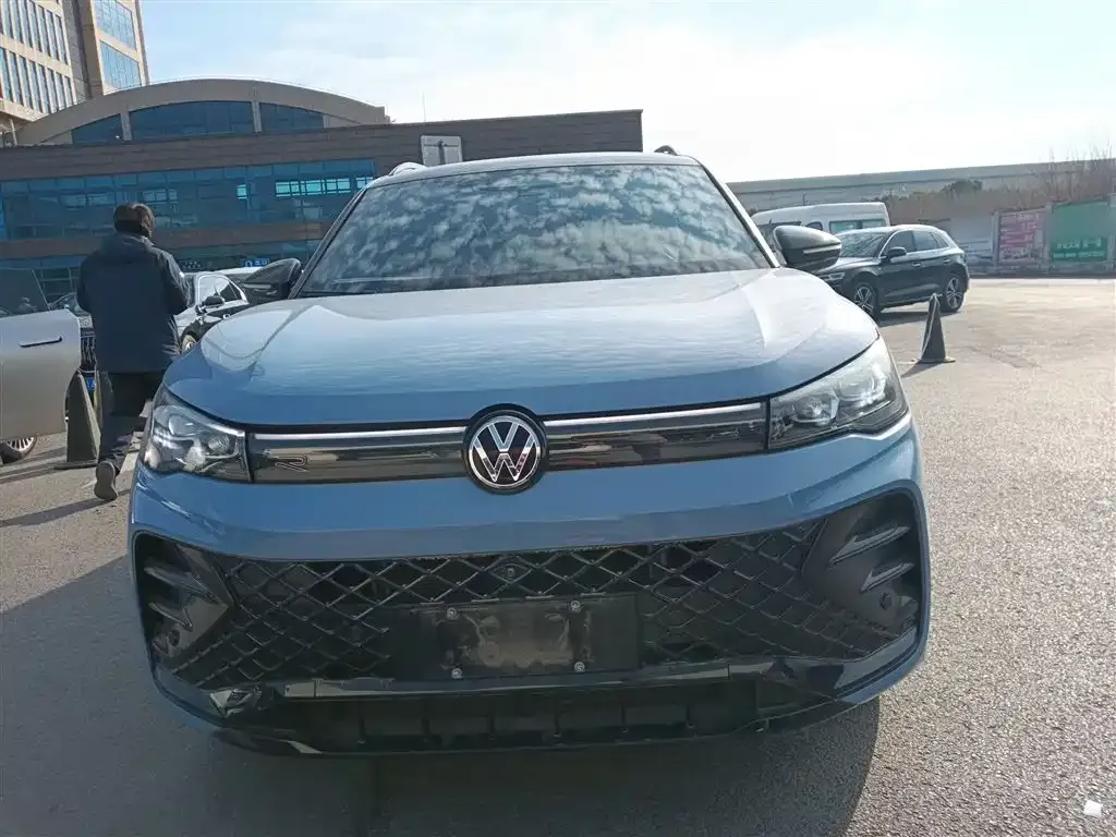 Volkswagen Tiguan L 2024 из CN, фото 6