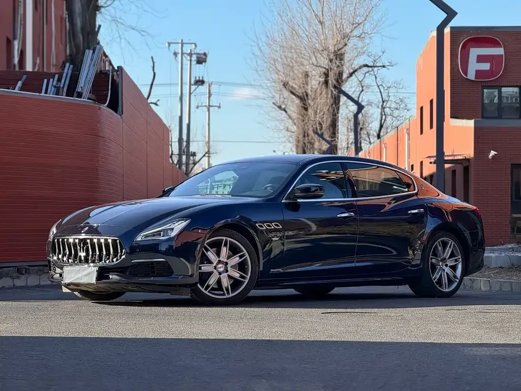 Maserati Quattroporte
