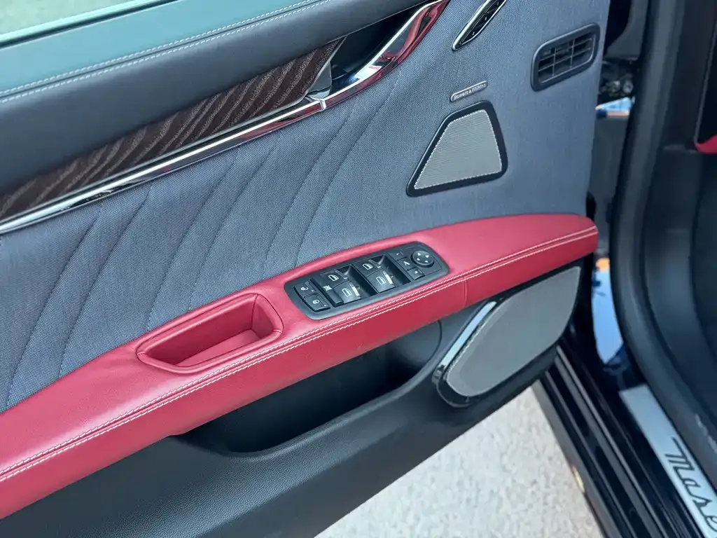 Maserati Quattroporte 2021 из CN, фото 10
