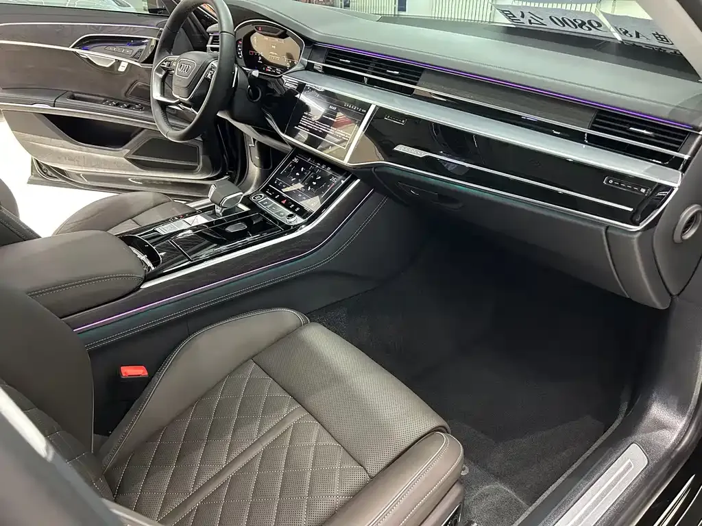 Audi A8 — фото 5