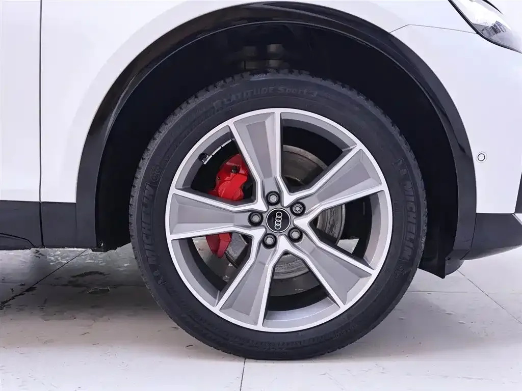 Audi Q5L Sportback 2023 из CN, фото 10