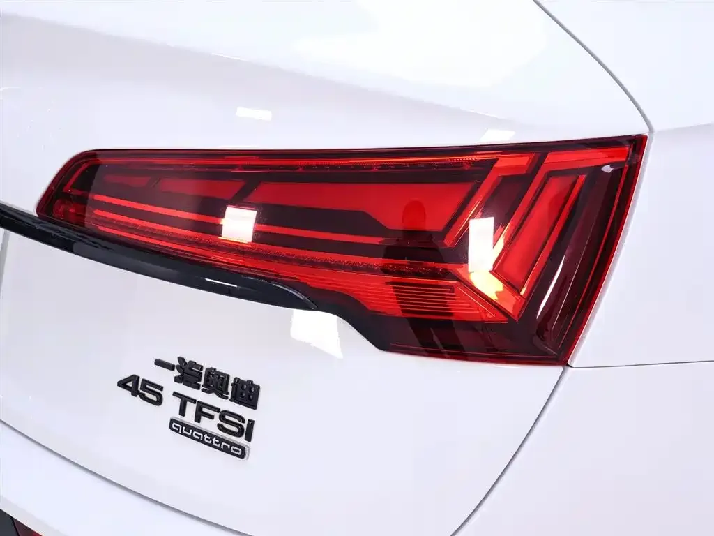 Audi Q5L Sportback 2023 из CN, фото 6