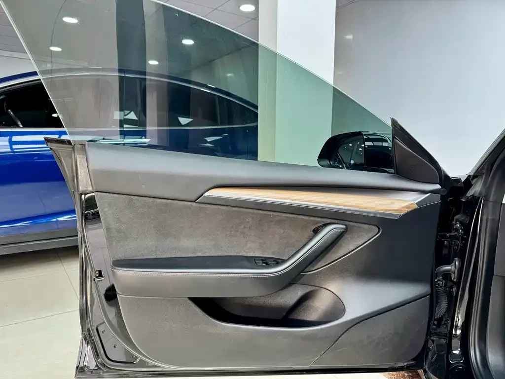 Tesla Model 3 2023 из CN, фото 8
