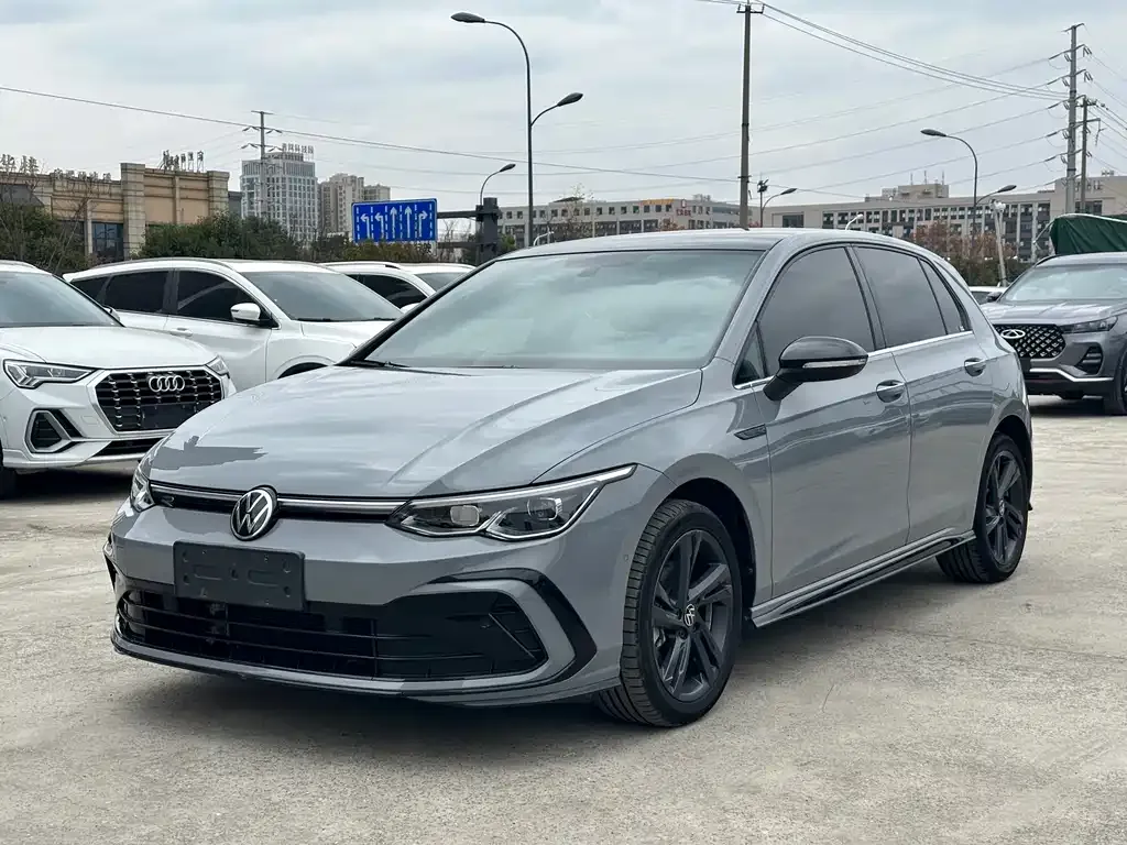 Volkswagen Golf 2023 из CN, фото 1