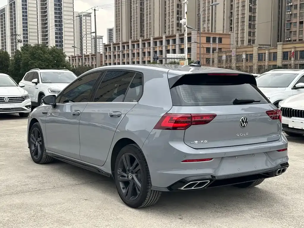 Volkswagen Golf 2023 из CN, фото 10