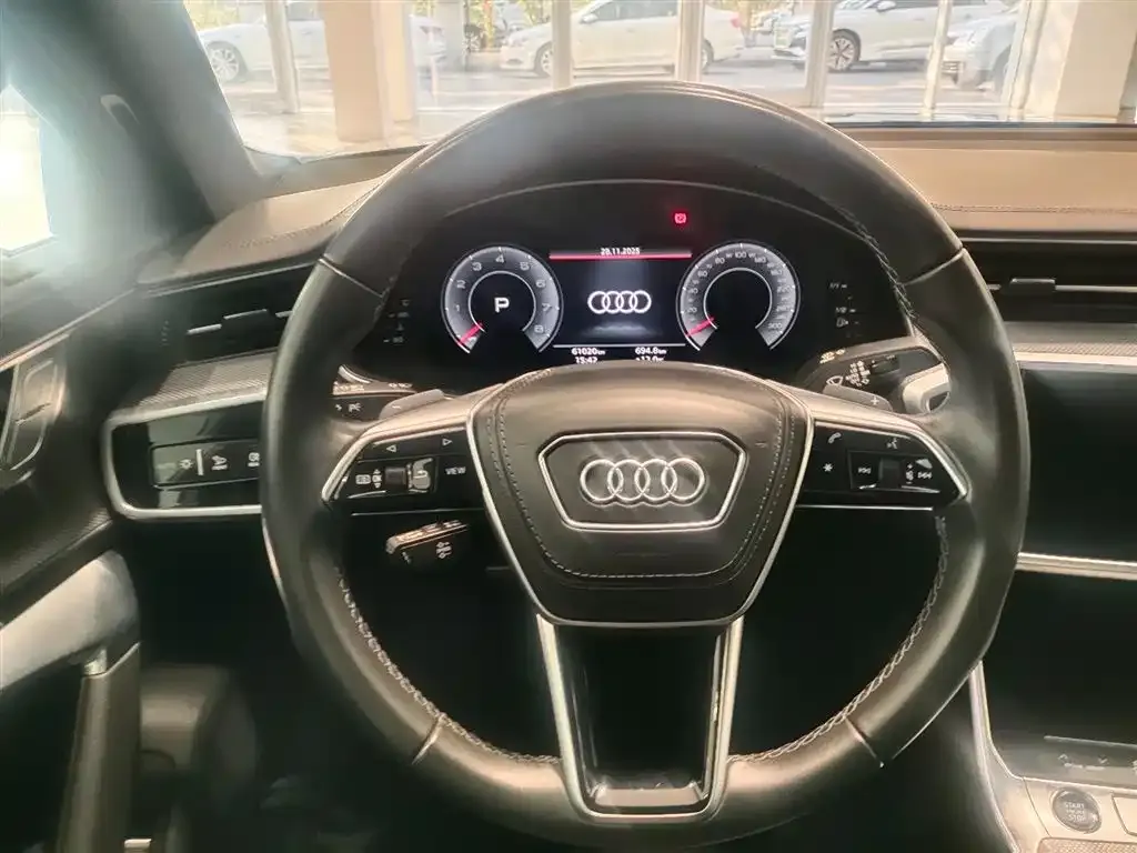 Audi A6L — фото 10
