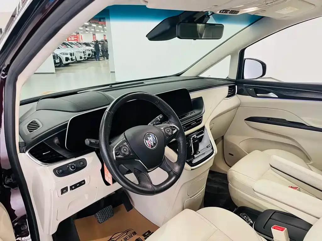Buick GL8 2021 из CN, фото 2