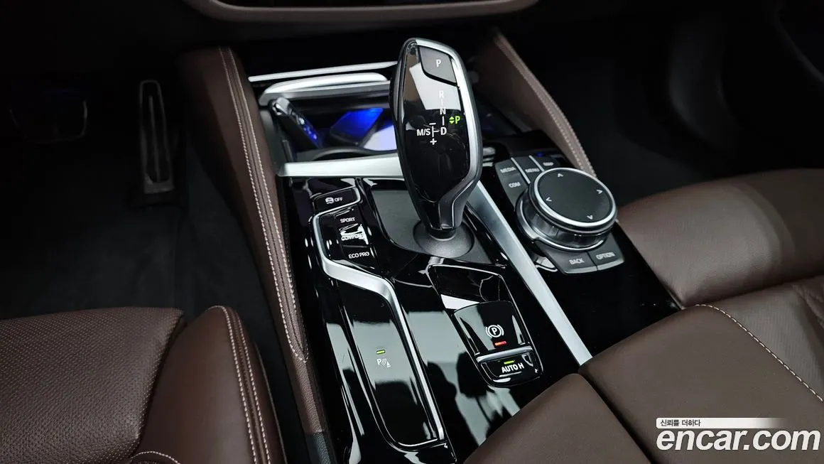 BMW 5-Series — фото 10