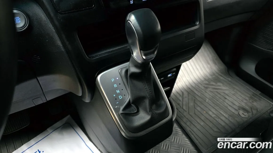 Hyundai Staria — фото 2