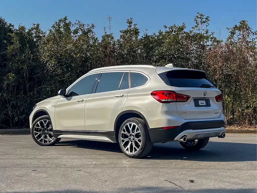 BMW X1 — фото 10