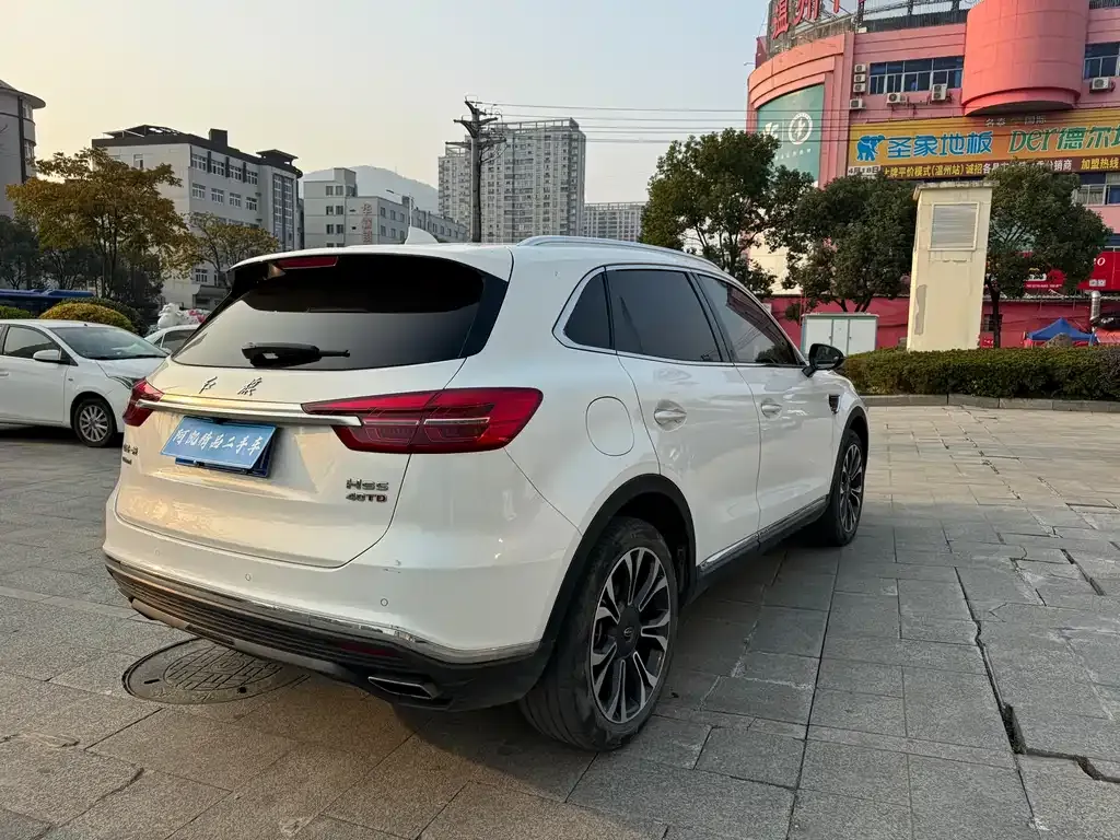 Hongqi HS5 — фото 6