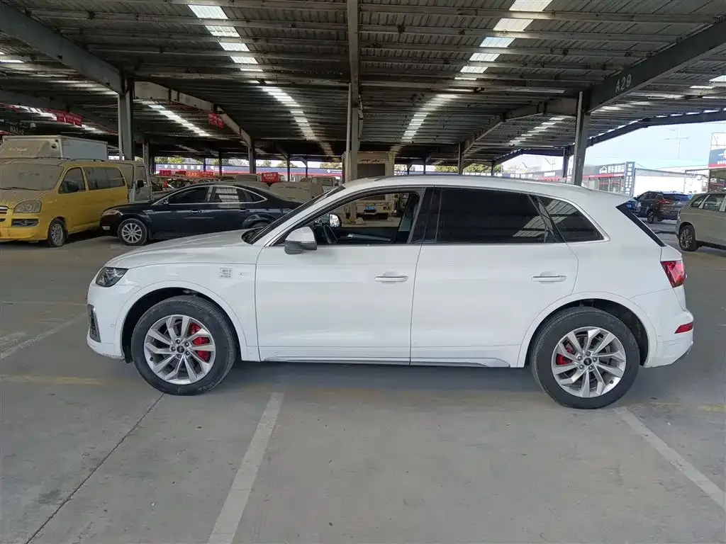 Audi Q5L 2022 из CN, фото 3