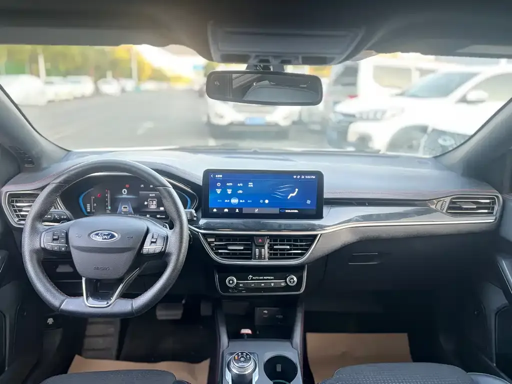 Ford Focus 2022 из CN, фото 6
