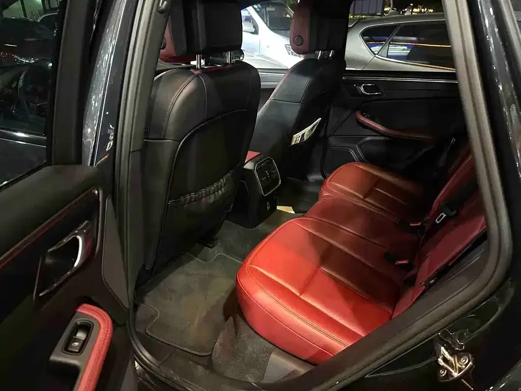 Porsche Macan 2023 из CN, фото 2