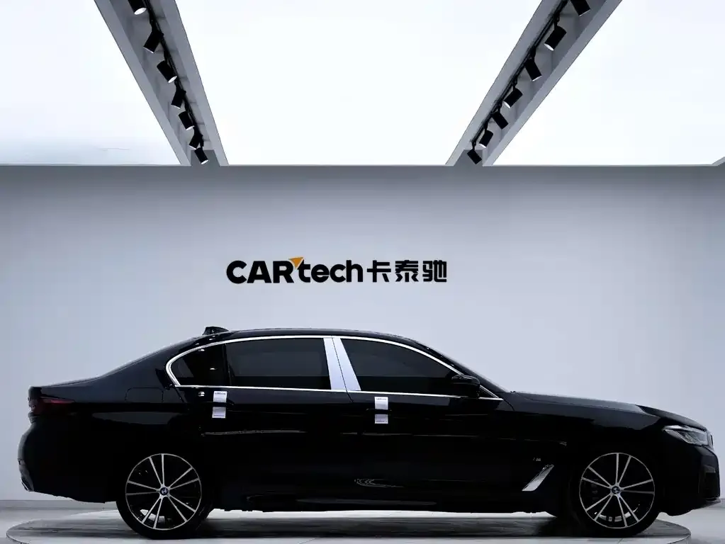 BMW 5 Series 2022 из CN, фото 6