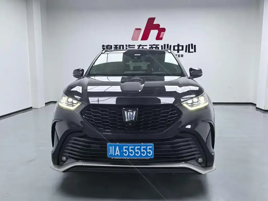 Toyota Crown Kluger 2021 из CN, фото 2