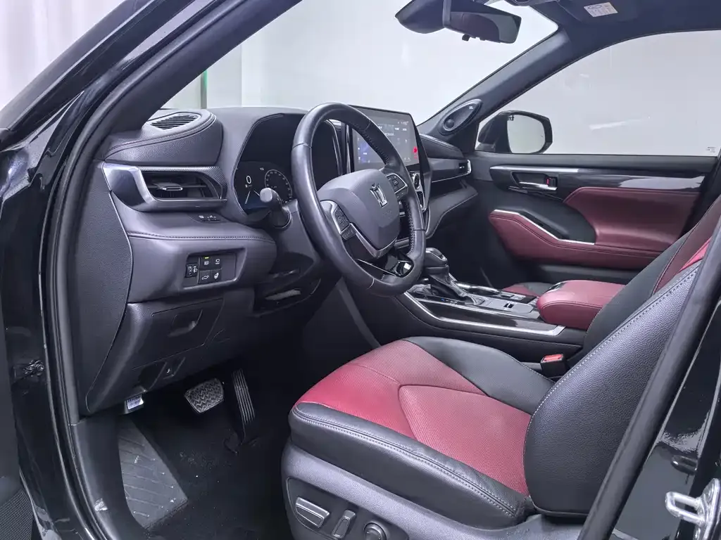 Toyota Crown Kluger 2021 из CN, фото 8