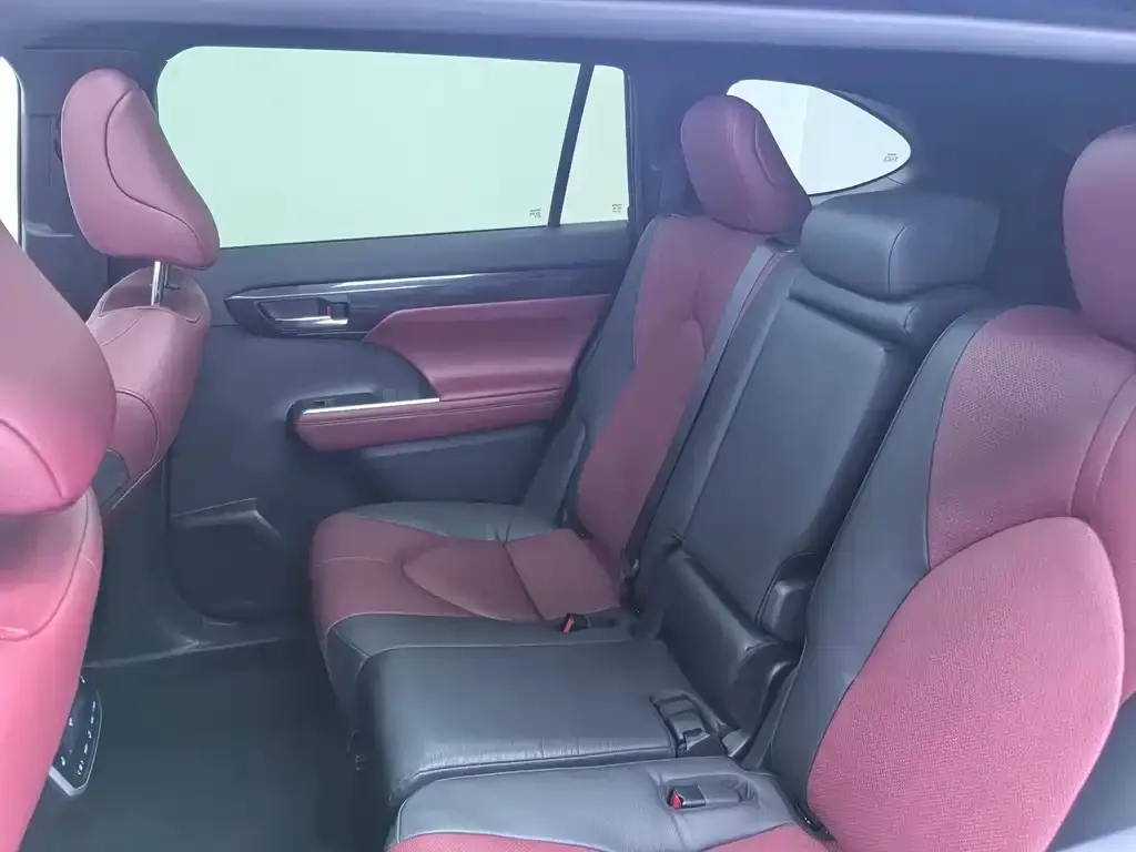 Toyota Crown Kluger 2021 из CN, фото 7