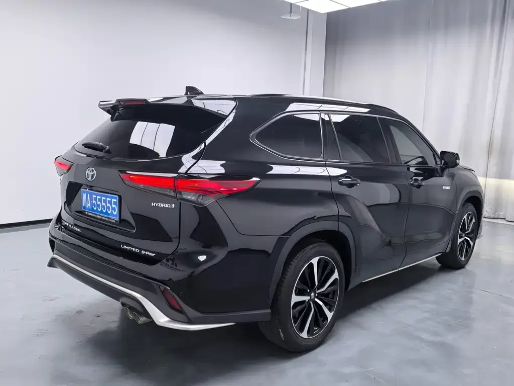 Toyota Crown Kluger 2021 из CN, фото 6