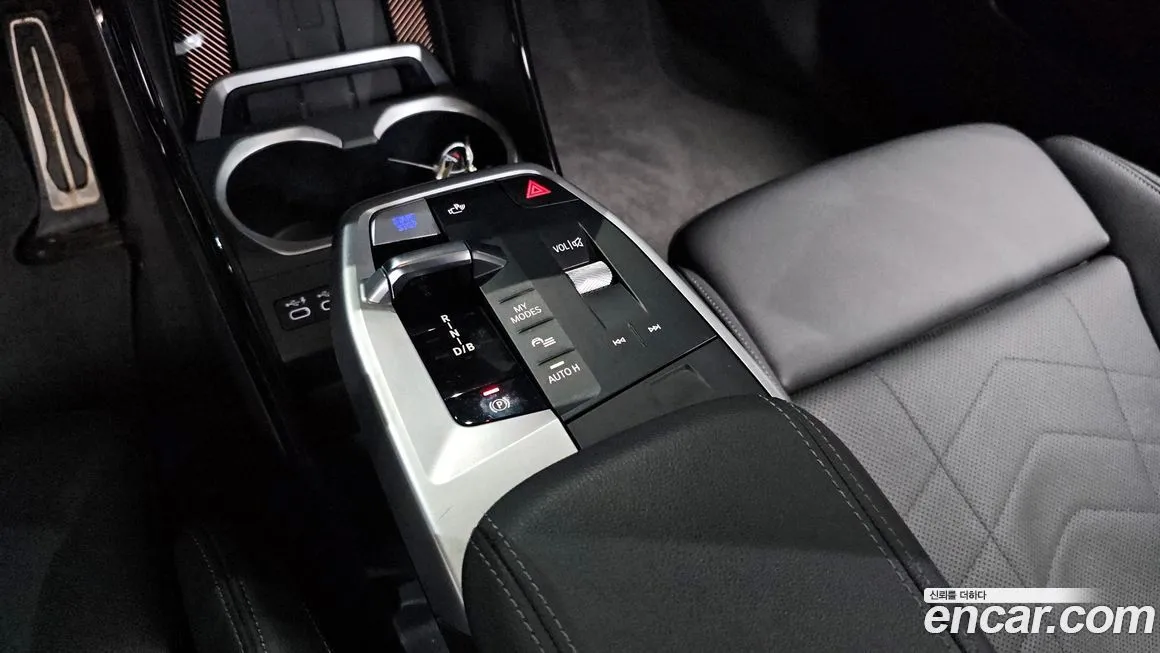 BMW iX1 2023 из KR, фото 9