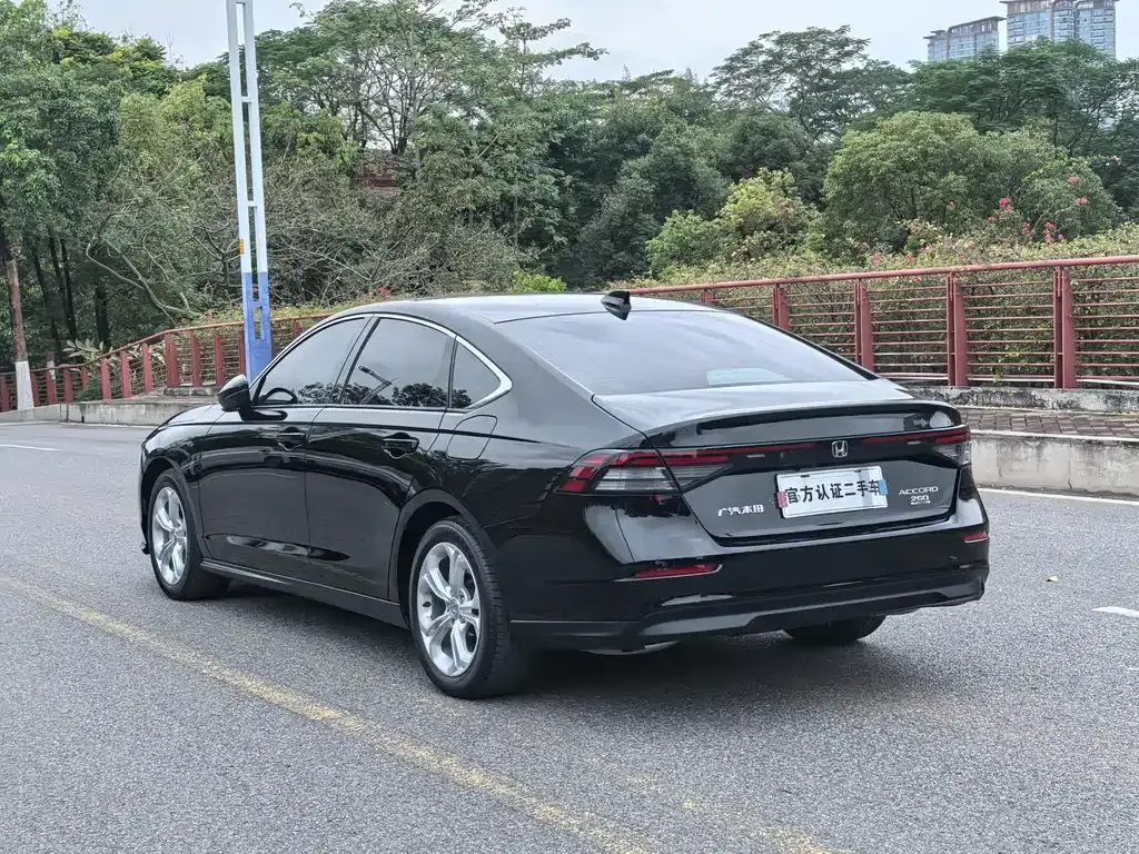Honda Accord — фото 8