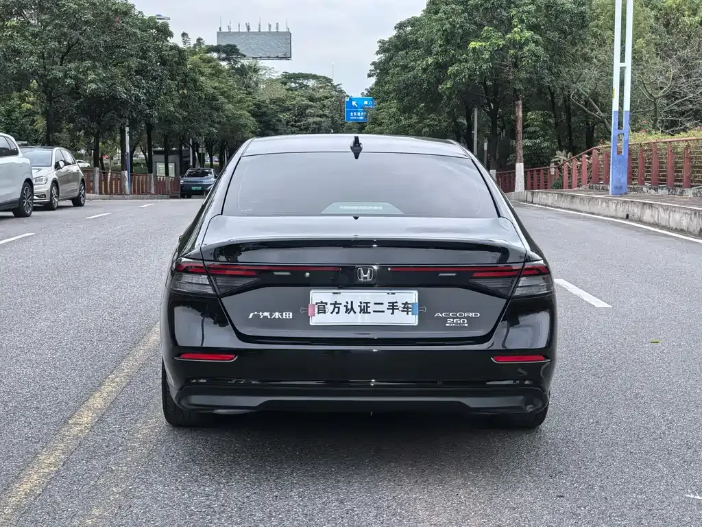 Honda Accord — фото 9