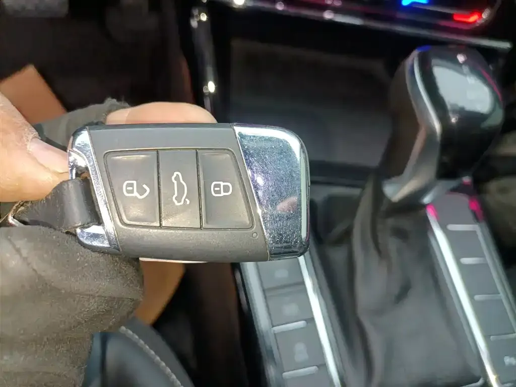 Volkswagen Passat 2023 из CN, фото 9