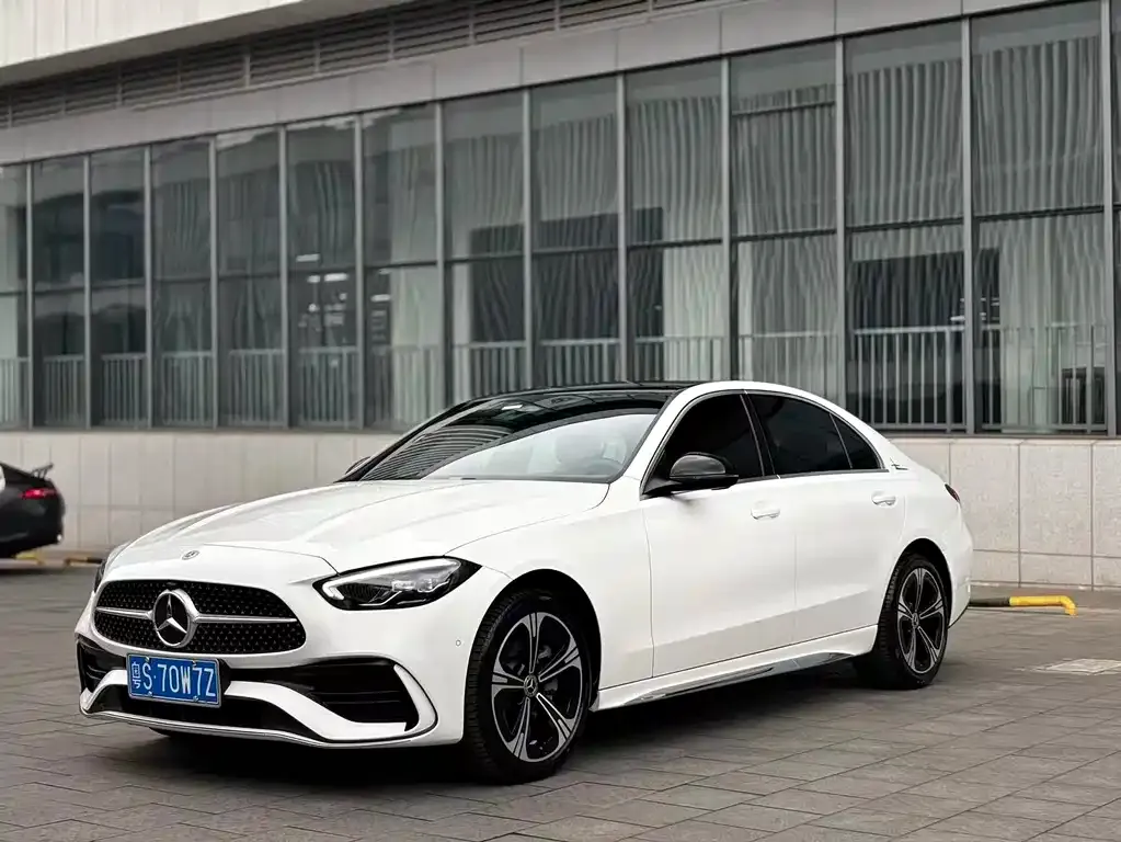 Mercedes-Benz C-Class — фото 1