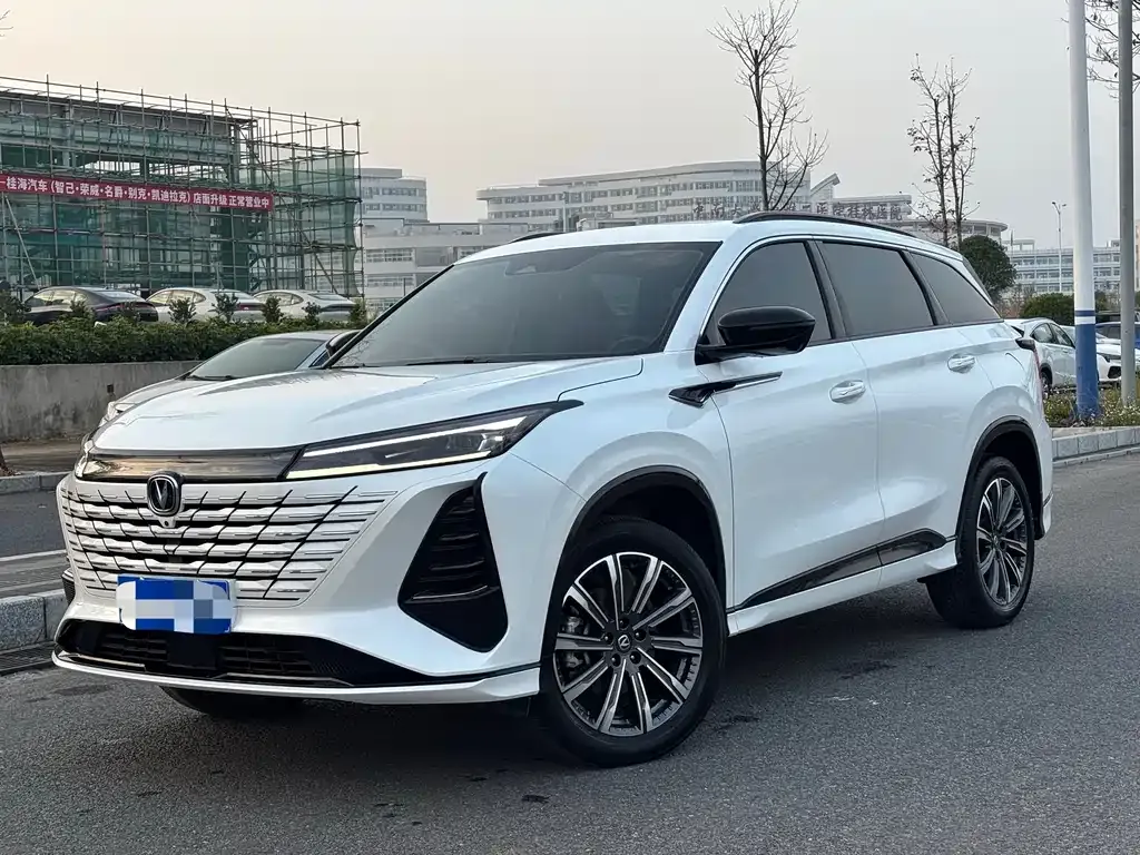 Changan CS75PLUS — фото 1