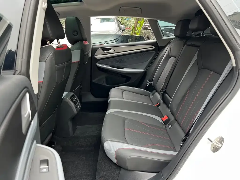 Volkswagen Lamando 2024 из CN, фото 10