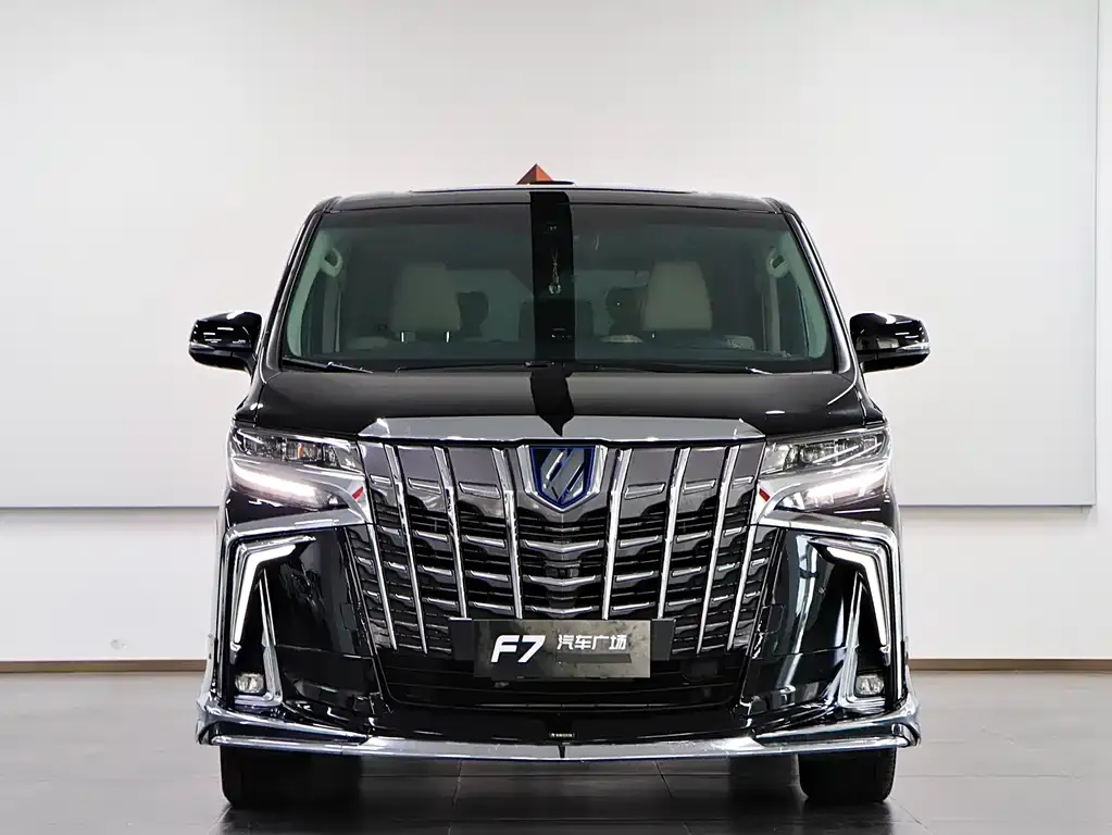 Toyota Alphard — фото 3