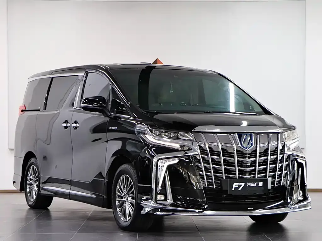 Toyota Alphard — фото 4