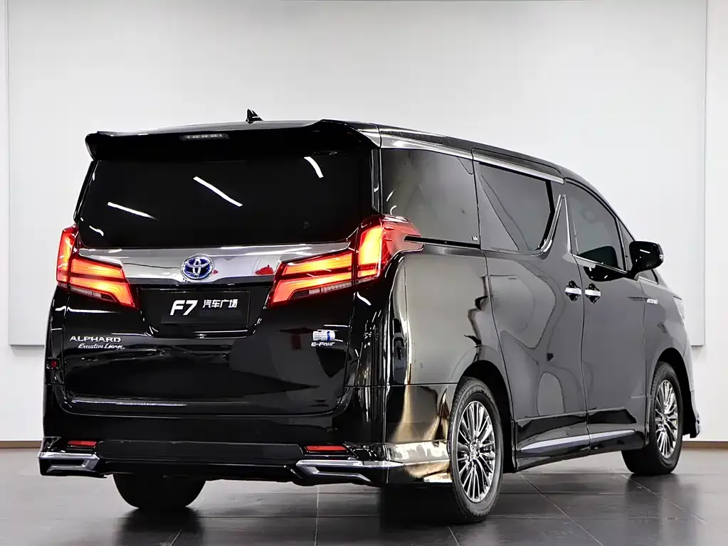 Toyota Alphard — фото 7