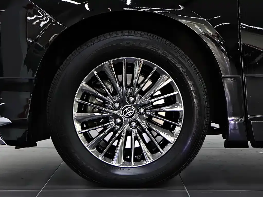 Toyota Alphard — фото 10