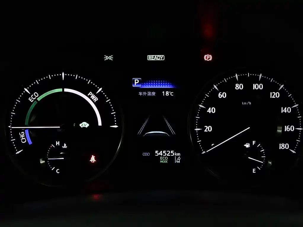 Toyota Alphard — фото 2