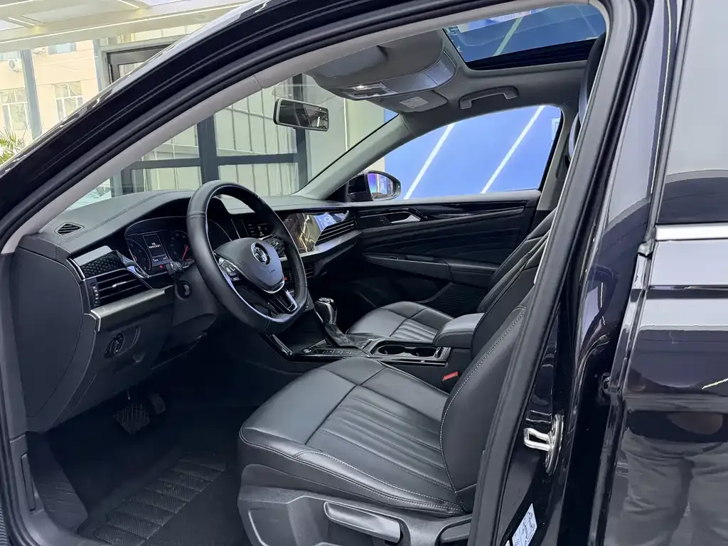 Volkswagen Passat 2021 из CN, фото 4