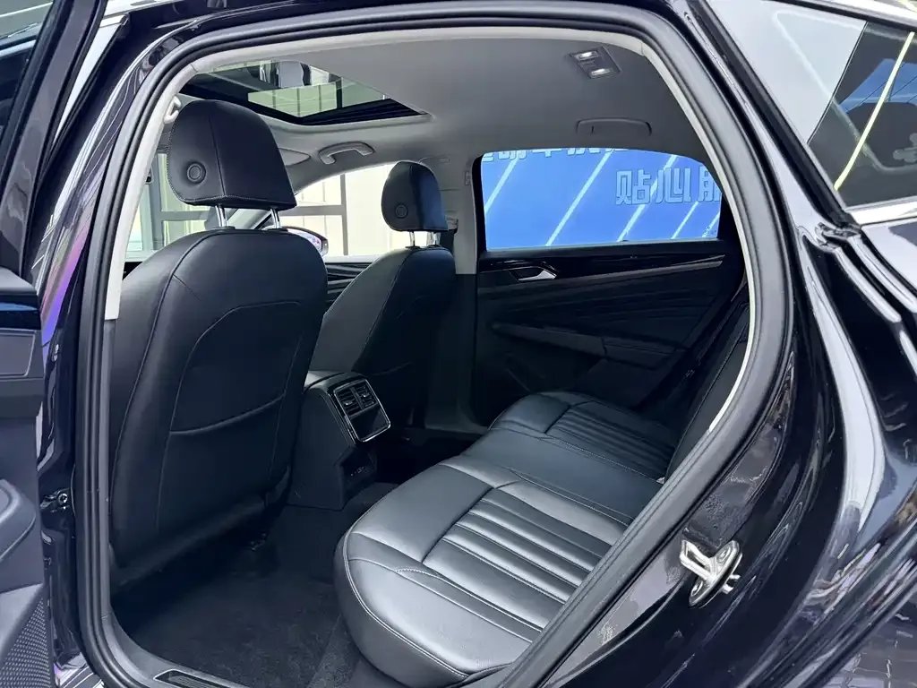 Volkswagen Passat 2021 из CN, фото 10
