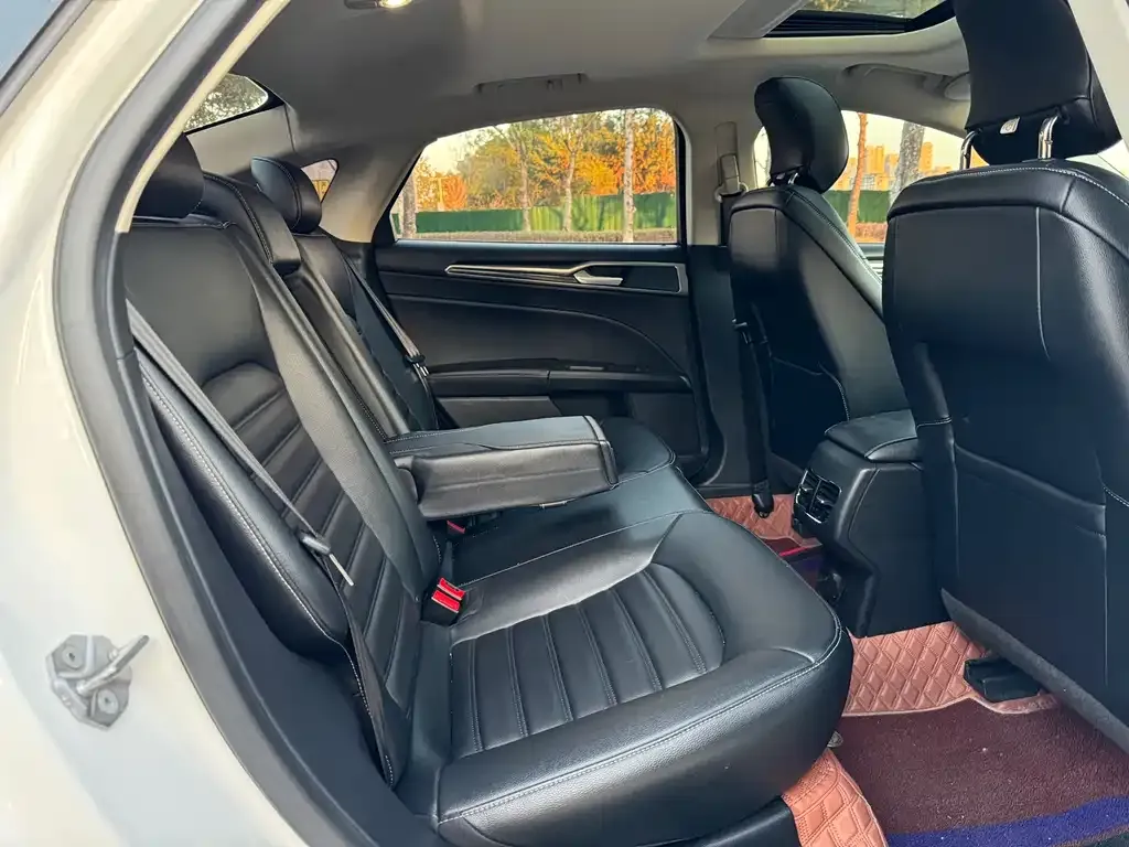 Ford Mondeo 2021 из CN, фото 6
