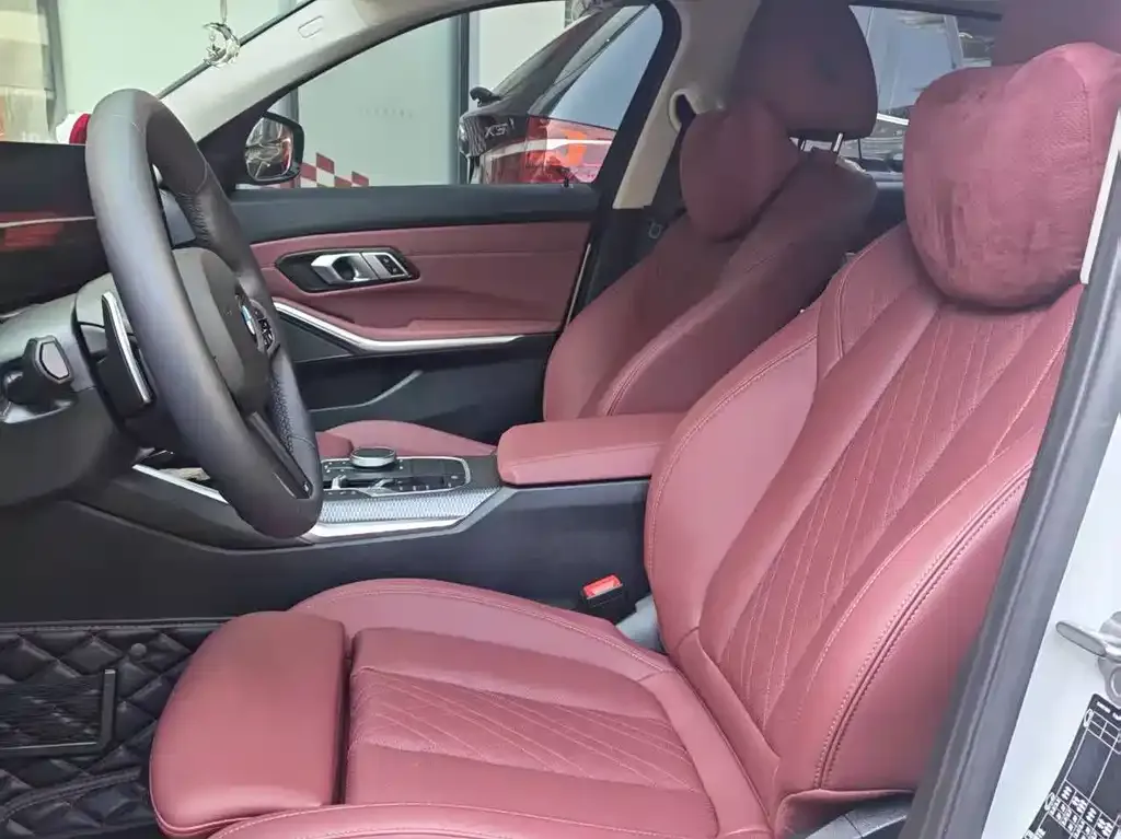 BMW 3 Series 2024 из CN, фото 2