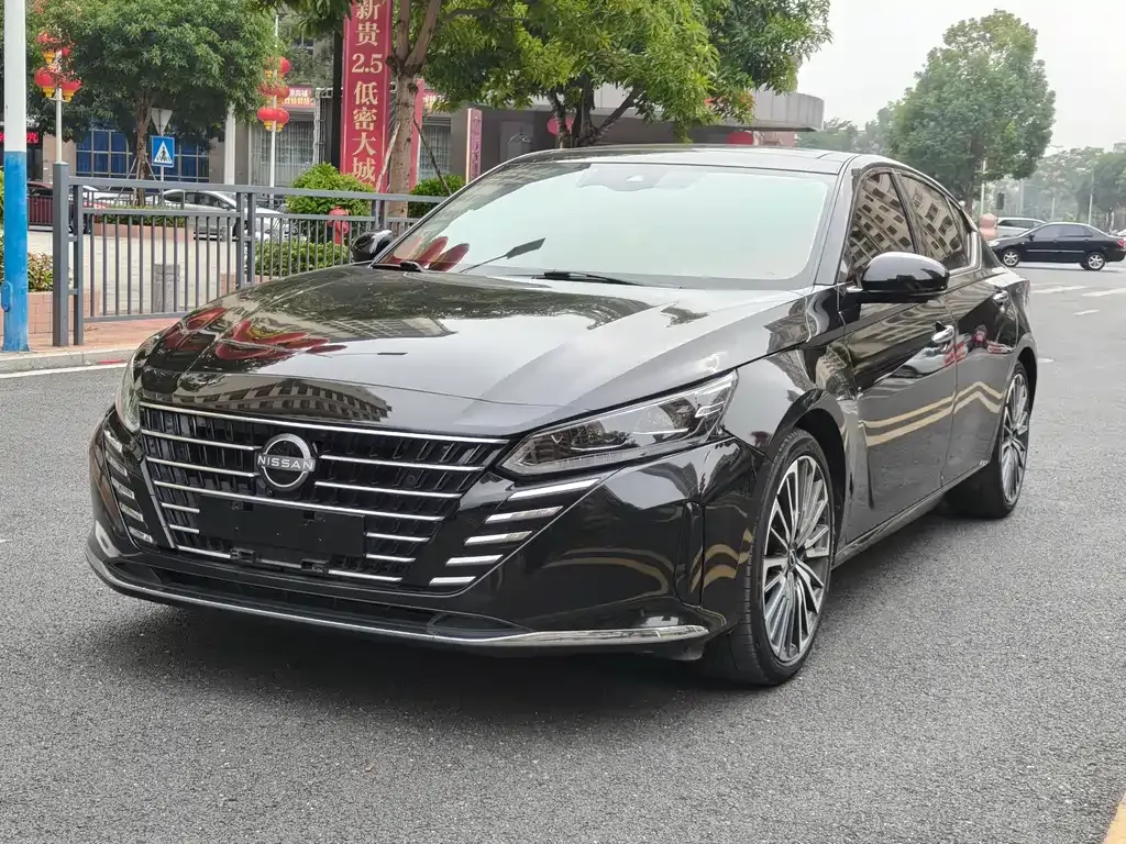 Nissan Teana — фото 1