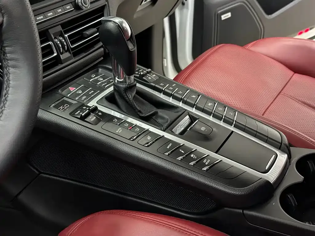 Porsche Macan 2021 из CN, фото 9